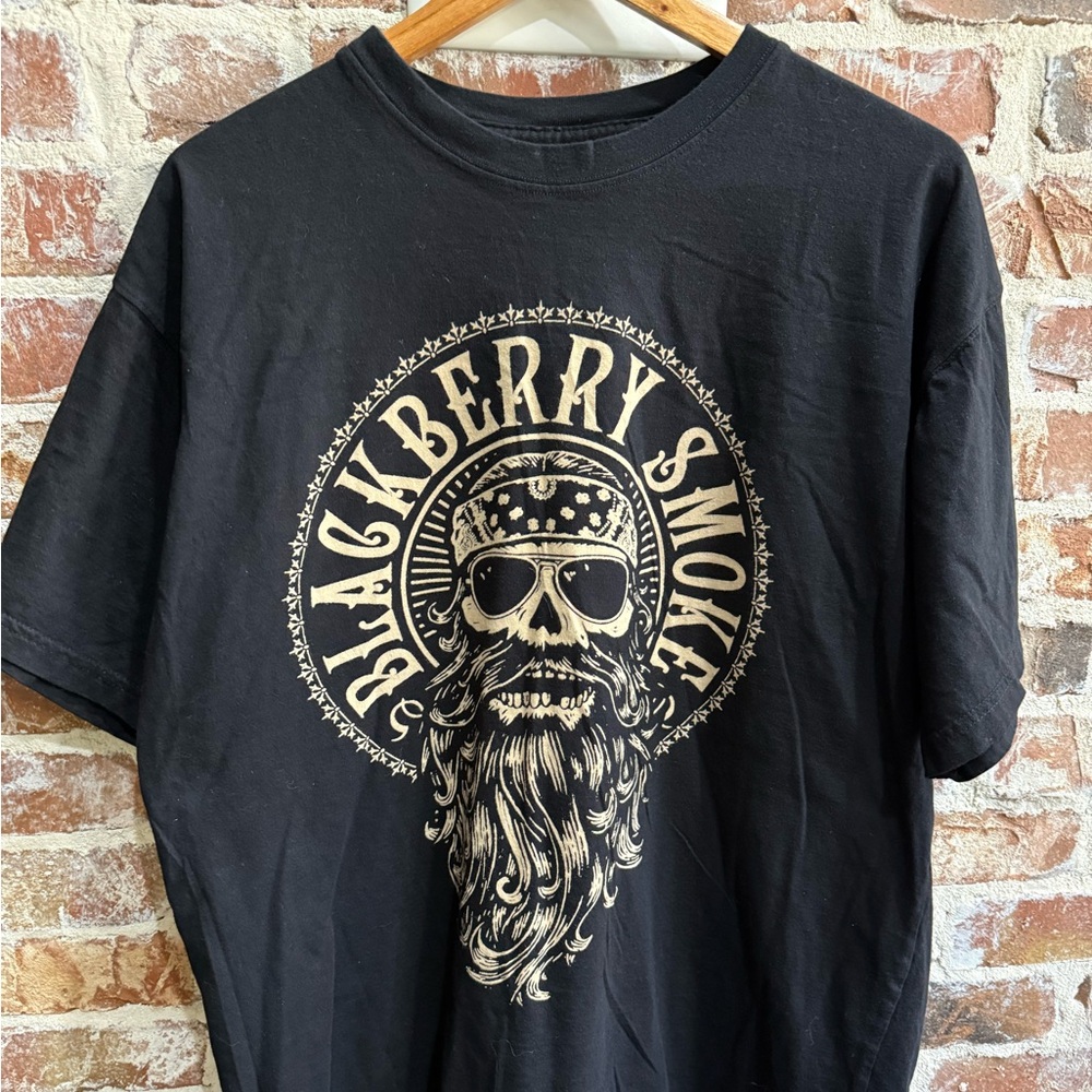 Blackberry Smoke black concert t shirt
Men’s XL